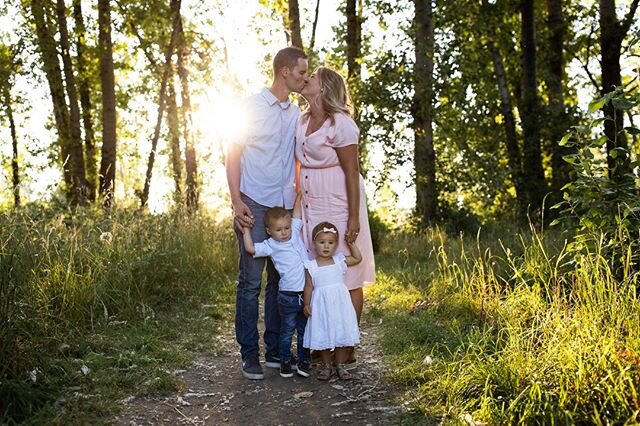 Brand New Blog!✨⁠
⁠
Honestly, anytime is a great time to book your families photos, if you&rsquo;re thinking about them while you read this, then now is the time to book your family photography session! ⁠
✨⁠
The Pacific Northwest is beautiful all year round but if you&rsquo;re from here you know that most of us locals live for these warmer summer months and crisp Autumn days! ⁠
⁠
Link in Bio!