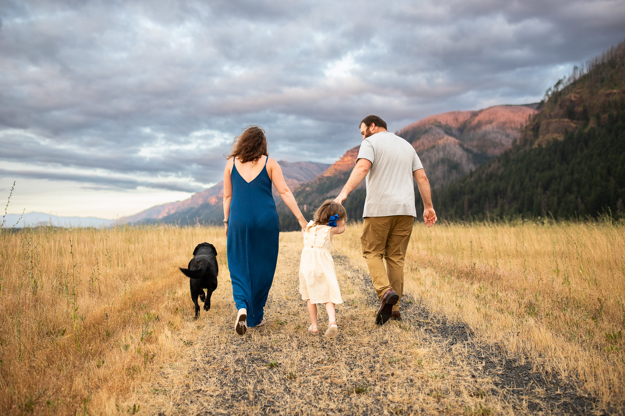 Directory of photographers | Family of three walking in the Columbia River Gorge