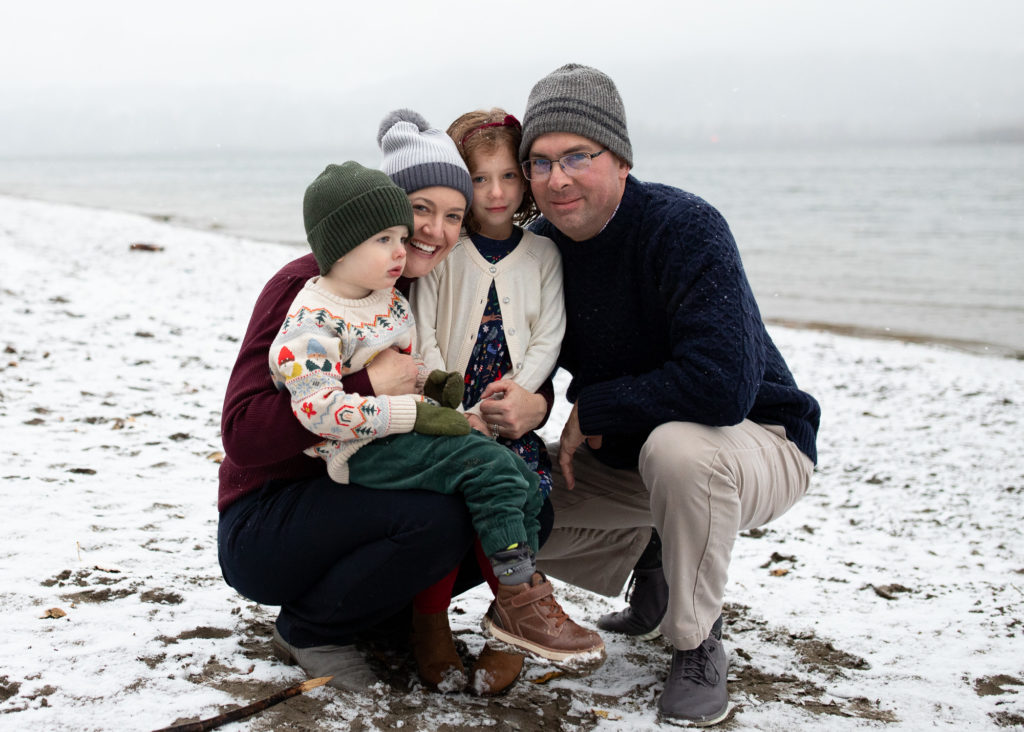 winter family photo ideas