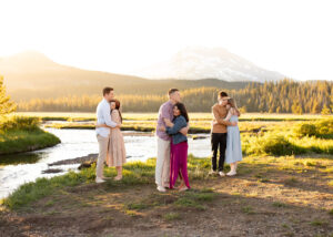 Things To Do in Sunriver, Oregon, in Summer. A family photo shoot near Bend, Oregon. 